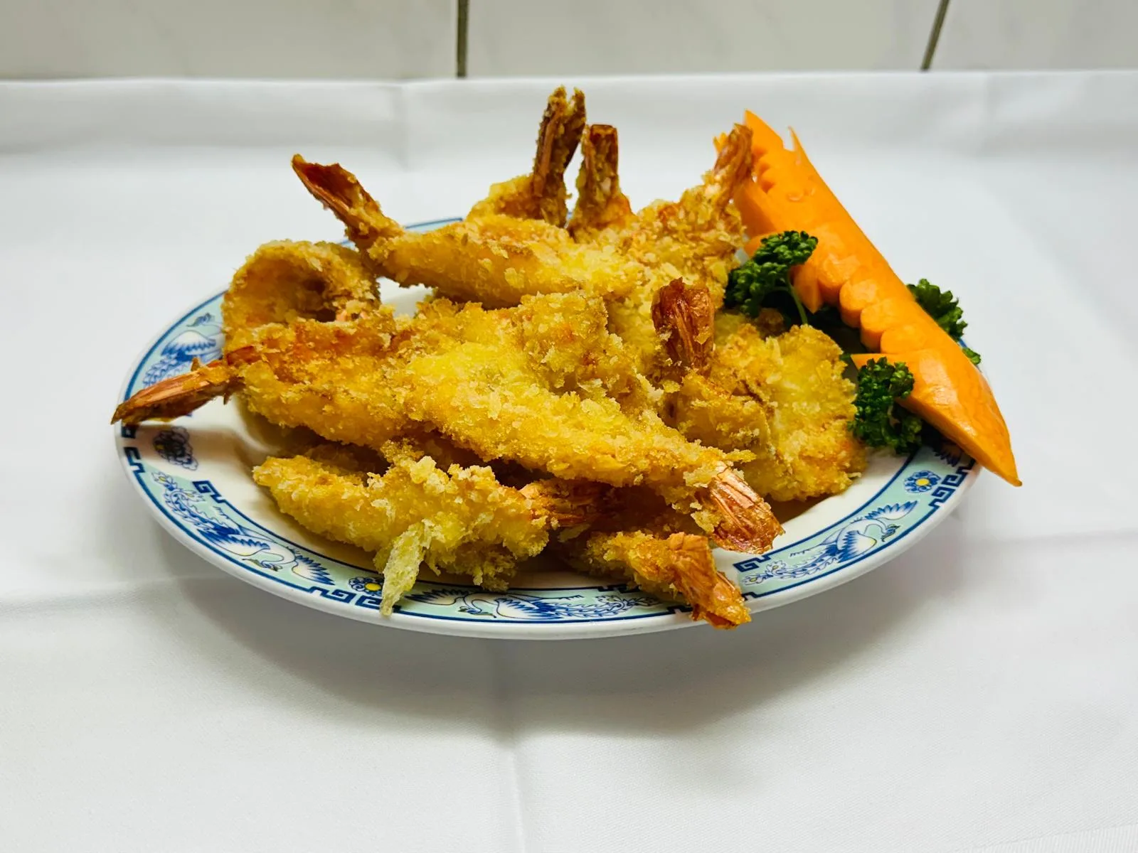 Deep-fried whole shrimps